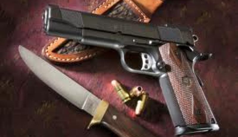 إيقاف مجرمين خطيرين و استرجاع سلاح ناري بفوكة