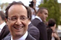 هولاند يحظى باستقبال شعبي بالجزائر العاصمة