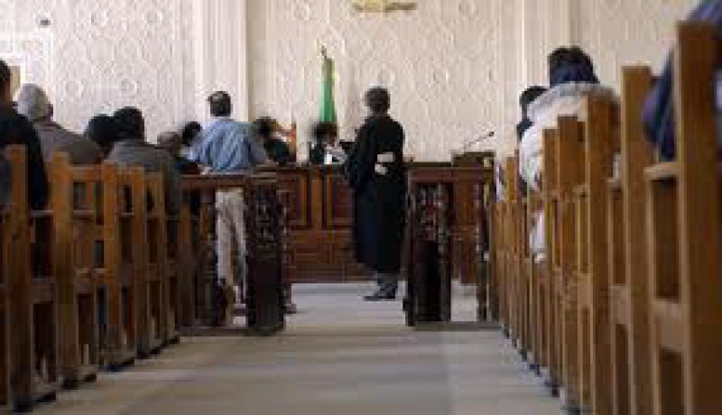 توقيف 3 قضاة ومدير ''كناك'' في جلسة خمر رفقة فتيات قاصرات بملهى ليلي في بني صافا