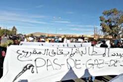 إحتجاجات متواصلة وحركة تجارية مشلولة ضد استغلال الغاز الصخري في عين صالح