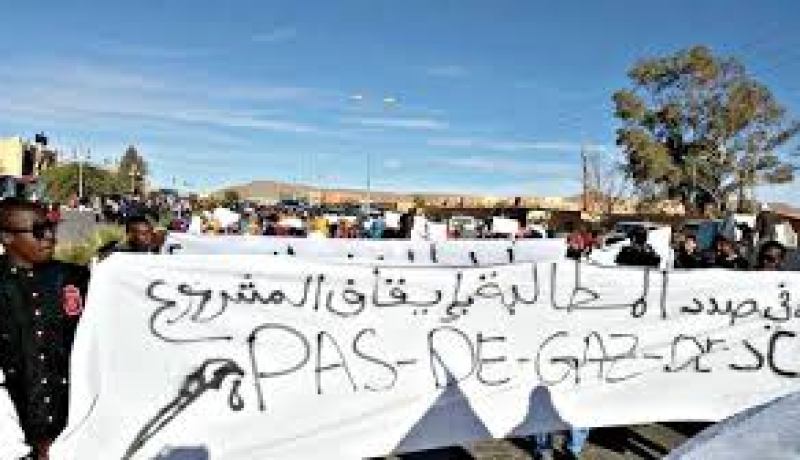 إحتجاجات متواصلة وحركة تجارية مشلولة ضد استغلال الغاز الصخري في عين صالح