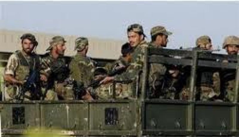 باكستان تغلق معبرا حدوديا مع أفغانستان بعد الاعتداء على اثنين من عمالها