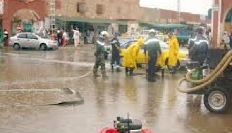 قطع العديد من الطرقات في منطقة القبائل و انهيار شرفة بالجزائر العاصمة