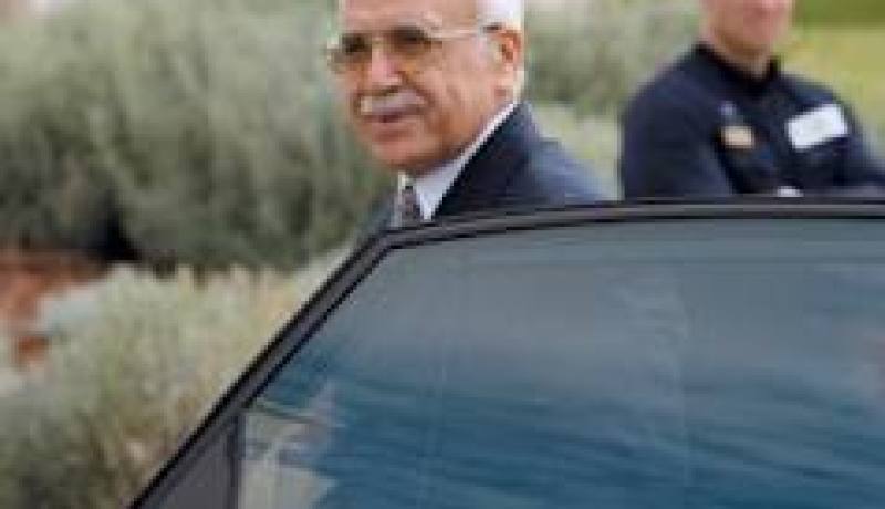 وزير الدفاع الإسباني يشرع في زيارة عمل الى الجزائر
