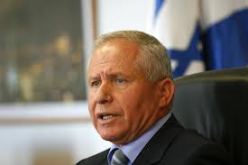 وزير اسرائيلي يندد بالنقاش حول طبيعة حزب الله