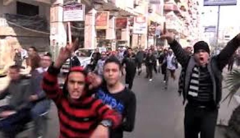 الولايات المتحدة وبريطانيا تغلقان سفارتيهما في القاهرة بسبب اعمال العنف