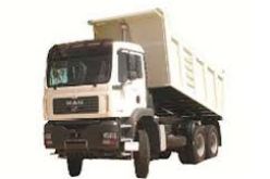 سائق شاحنة يلقى حتفه بعد انحراف مركبته بالطريق السيار لبوفاريك