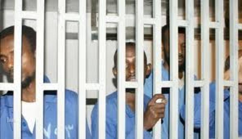 اليمن تقضي بالسجن 10 سنوات بحق 3 صوماليين مدانين بجريمة القرصنة