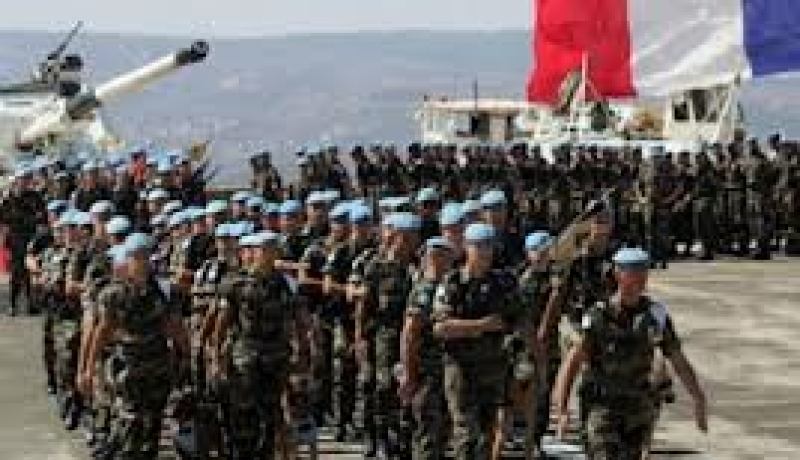 القوات الفرنسية تدمر قصرا سابقا للقذافي استخدمه الجهاديون كمقر لهم