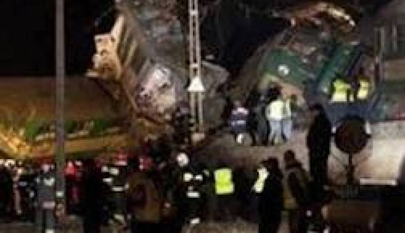 مصرع 7 أشخاص اثر  تصادم قطار شحن بحافلة ركاب في شمال شرق الصين