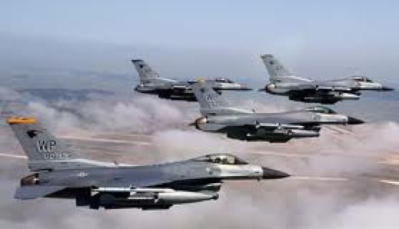 تركيا ارسلت طائرات حربية الى الحدود مع سوريا