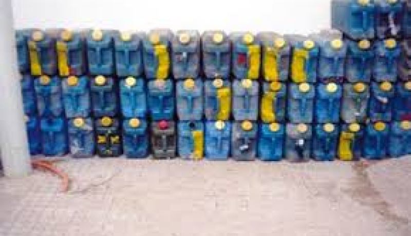 محاربة تهريب الوقود بسوق اهراس : مصالح الجمارك تحجز 1700 لتر من المازوت