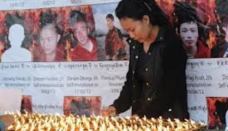 تيبيتية في ال16 تنتحر حرقا