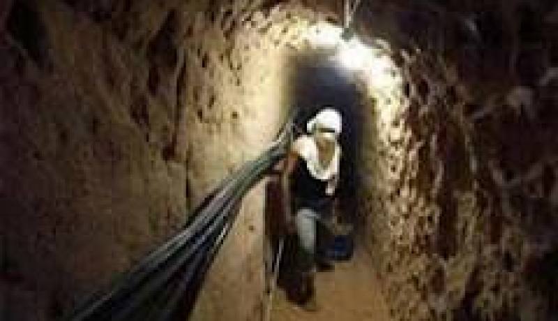 حكومة غزة المقالة تقرر إغلاق الأنفاق الحدودية مع مصر بعد انهيار العديد منها