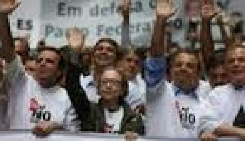 البرازيل: 200 ألف شخص يشاركون في احتجاجات ضد قانون عائدات النفط