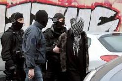 فرنسا: محاكمة عشرة اشخاص بتهمة تمويل مجموعة مرتبطة بالقاعدة