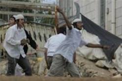 مستوطنون يهود يهاجمون مدرسة فلسطينية بنابلس