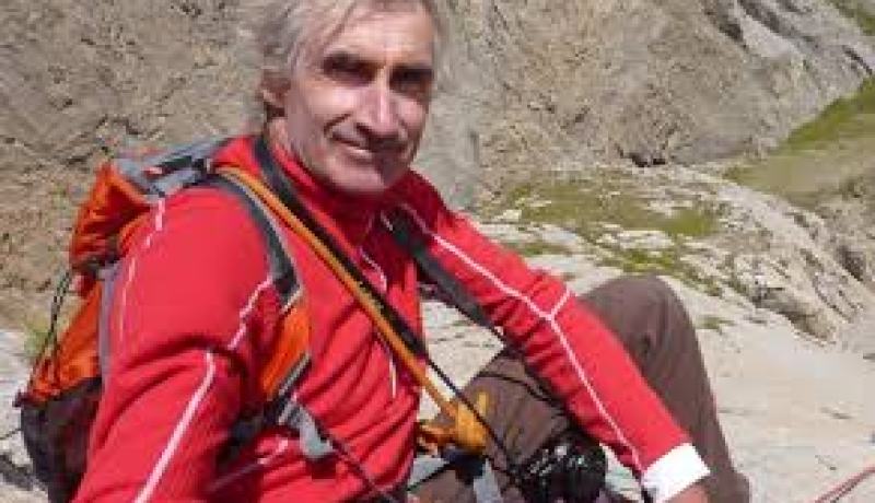 فرانسوا هولاند : ” الحكومة الجزائرية تقوم بعمل جيد لملاحقة قتلة غوردال”