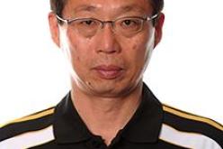 مونديال 2010: المدرب أوكادا “أنا المسؤول عن الخسارة وعلى اليابان ان تفخر بلاعبيها