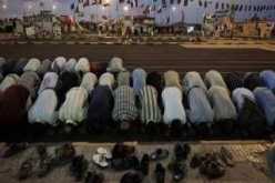 حسب نتائج استطلاعات لمركز (بيو): العالم يزداد تدينا