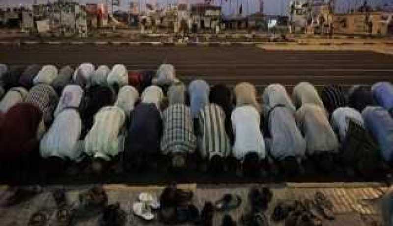 حسب نتائج استطلاعات لمركز (بيو): العالم يزداد تدينا