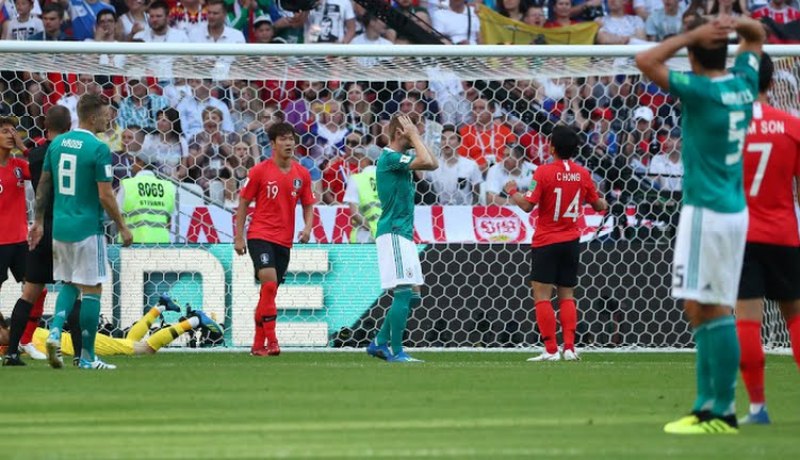 بطل العالم يقصى من الدور الأول والسويد ترافق الميكسيك إلى الدور الـ16