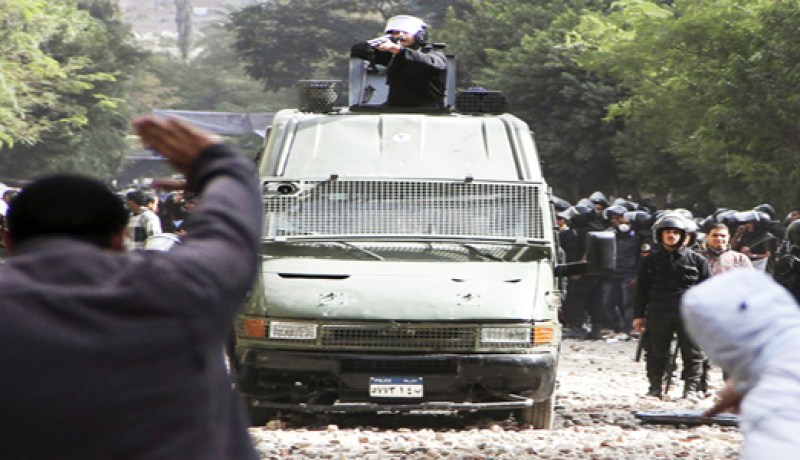 ميدان التحرير يقيل الحكومة المصرية