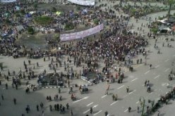 عشرات الاف المتظاهرين يحتشدون في ميدان التحرير في جمعة الرحيل