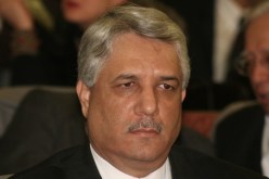 الوزير الأول هو من يحدد تاريخ الثلاثية بعد استلام ملف التقاعد المسبق