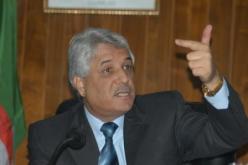 لوح يؤكد أن عملية منح القروض ترمي لمنع تهريب الأموال إلى الخارج