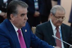 الرئيس الطاجيكي يوقع قانونا يمنحه لقب زعيم الأمة