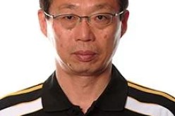 مونديال 2010: اوكادا يقطع نصف الطريق نحو الوفاء بوعده المجنون