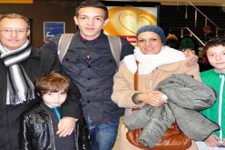 طالب جزائري‮  ‬يهزم وزير الداخلية الفرنسي