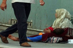 هكذا يستغل المتسولون الأطفال مجهولي النسب لاستنزاف جيوب الجزائريين