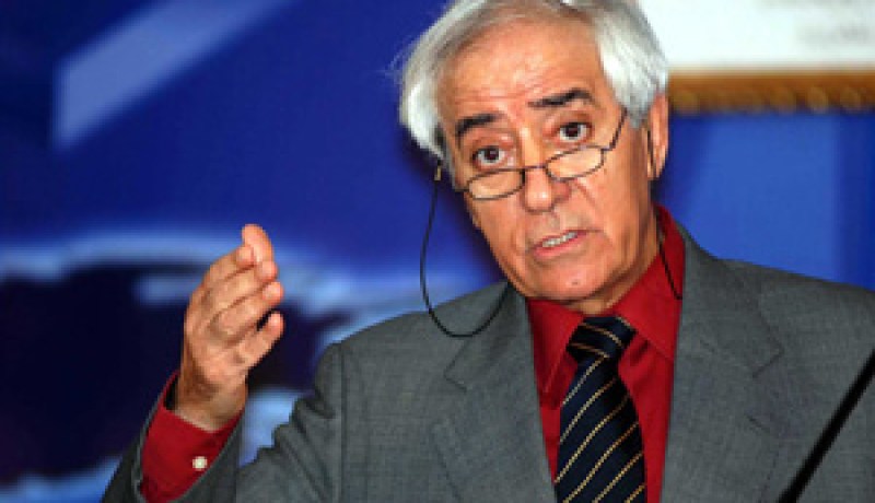 “السيد الوزير” للإطارات…وحميد للسكرتيرات !!