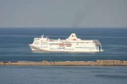 وزارة الشؤون الخارجية: الباخرة طاسيلي 2 تغادر طرابلس عائدة الى الجزائر