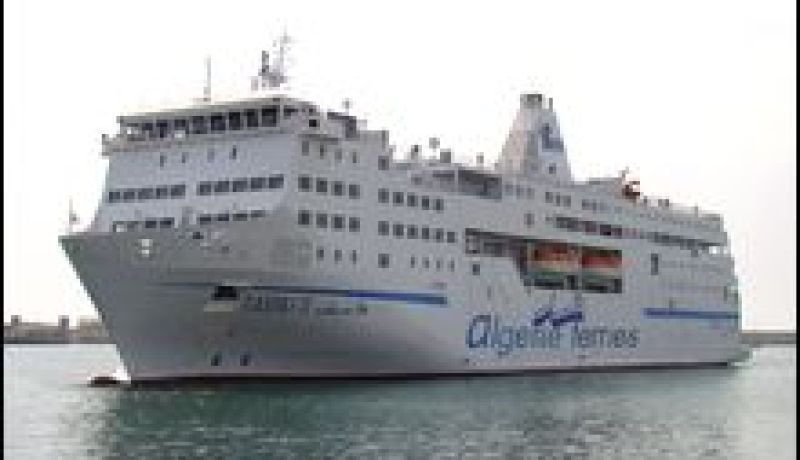 الرئيس بوتفليقة يقرر إرسال “طاسيلي 2” بصفة استعجالية الى بنغازي لاجلاء الرعايا الجزائريين