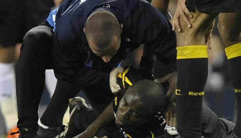 موامبا يواصل تماثله للشفاء ومباراة بولتون وبلاكبيرن السبت المقبل