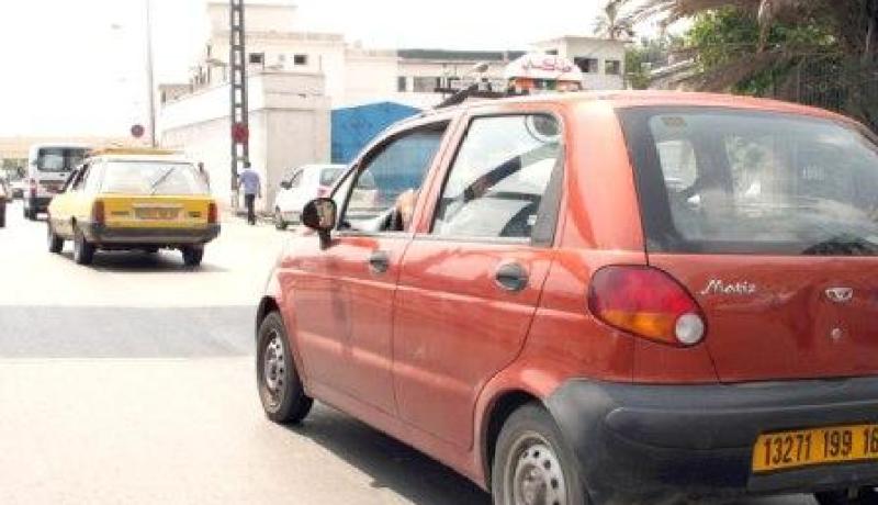 سيارات أجرة لمتقاعدي التربية وأبنائهم وأبناء المعلمين العاملين