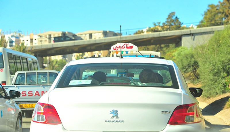 التحقيـق مع عـصابة تـستدرج أصـحاب سـيارات الأجرة لـسـرقة مـركباتهم في العاصمـة