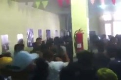 بالفيديو.. مواطنون يرشقون مرشحي الأفلان في تبسة بالحجارة والبيض الفاسد