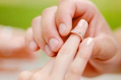 زواج.. رجال يريدون التعدد ونساء للاستقرار راغبون