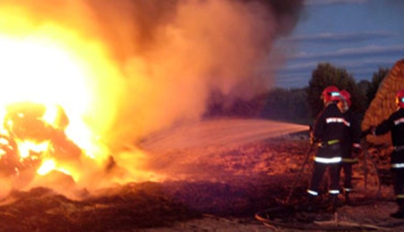 حريق بمستودع يتلف أزيد من ألف حزمة تبن في تيسمسيلت