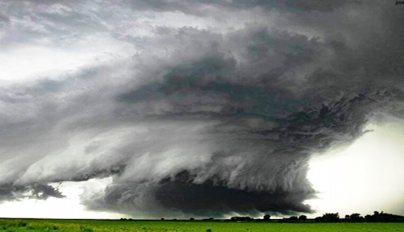 ارتفاع الحرارة في‮ ‬العالم وتنبؤات بكثرة الأعاصير والفيضانات