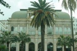 بعد اعتزالها الغناء وارتدائها الحجاب : بوليفونية” السفر” تعيد الفنانة المتألقة، حورية صوالح  إلى خشبة المسرح