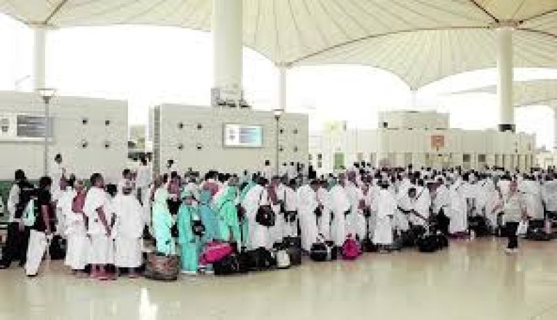 انتهى عهــد «الميزيريـــة» و افتــــراش «الكــــرطــــون» للمعتمــريـــــن