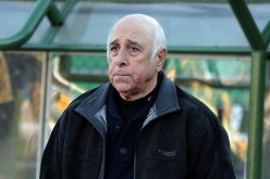 الزهايمر يُجبر مدرب تشيلي الأسبق على الاعتزال