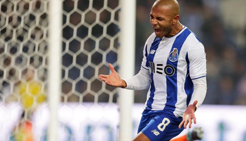 براهيمي: “الطريق طويل للتتويج بالبطولة”