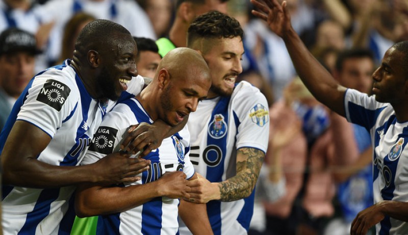 رئيس “بورتو” يُجهّز عرضا مُغريا لـ “براهيمي”