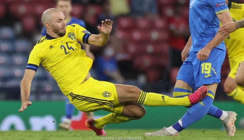 شاهد.. لاعب السويد يتسبب في إصابة خطيرة لنجم أوكرانيا